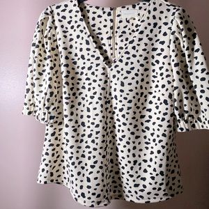 🤍 Ruched Sleeve Zip-Up Blouse 🖤